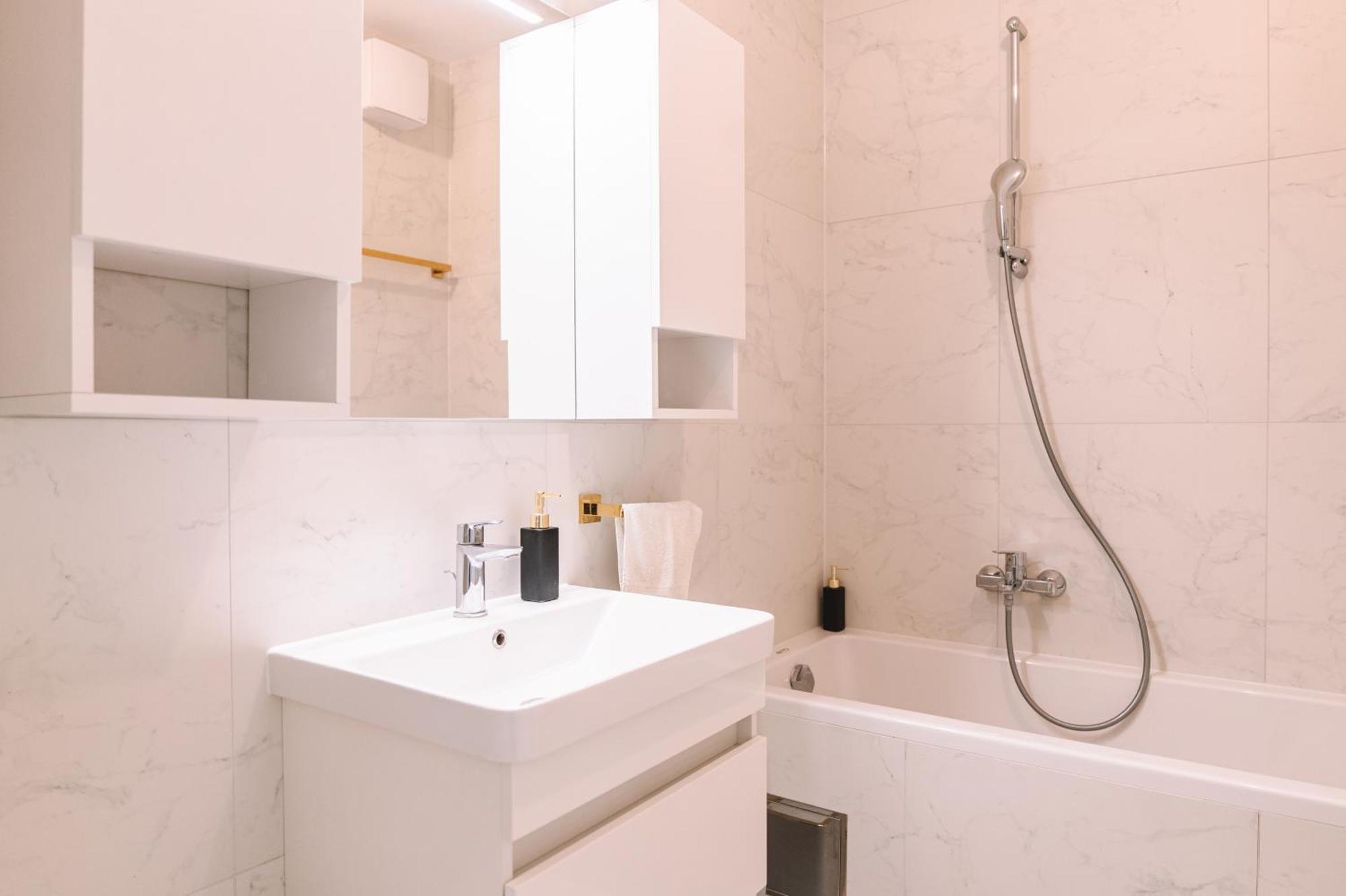 Flexible Selfcheckins 66 - Zagreb - Loggia - 80M2 - New - Luxury - Garage - 2 Bedrooms Exterior foto